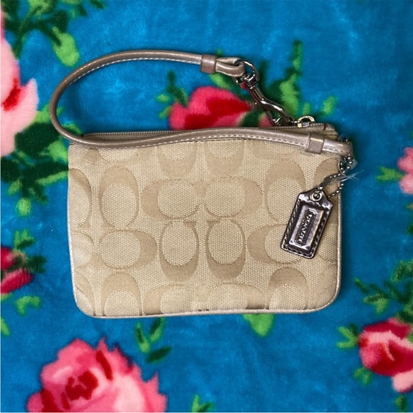 🦋 COACH Poppy Butterfly Wristlet - Cream & Metallic Satin Trim | RARE - Picture 3 of 11